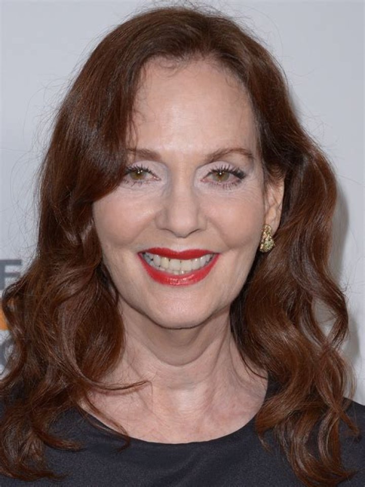 Lesley Ann Warren Biography - Facts, Childhood, Family Life & Achievements of Actress