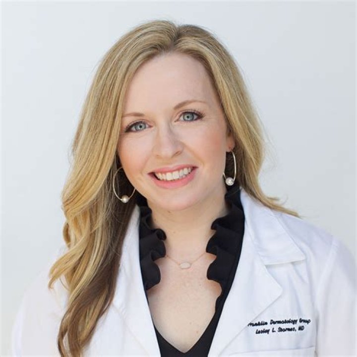 Dr. Lesley Scholl, MD – Roanoke, IN