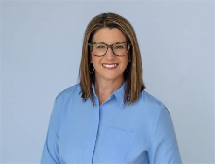 Leslie Armstrong – Akron, OH