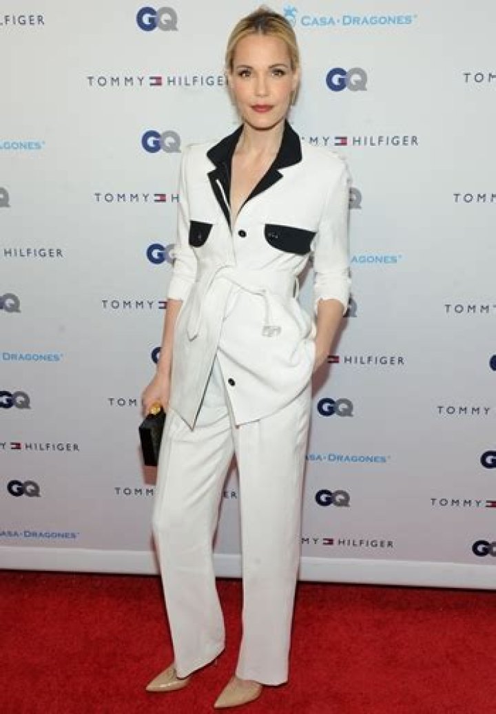 Leslie Bibb Body Measurements Height Weight Bra Shoe Size Age Facts