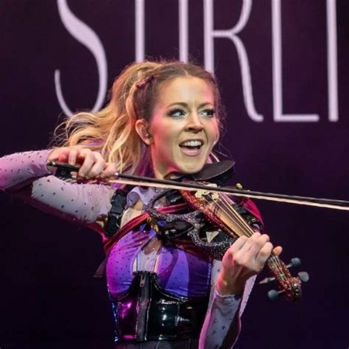 Lindsey Stirling Biography - Facts, Childhood, Family Life & Achievements