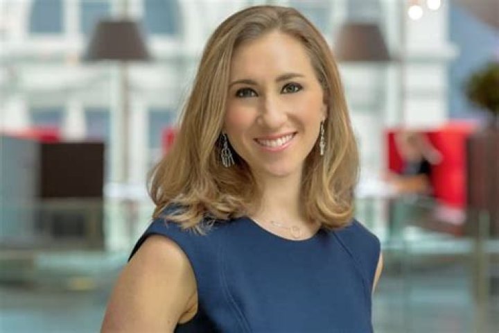 Lisa Abramowicz Bio, Wiki, Age, Parents, Husband, Married, Net Worth, Salary and Bloomberg