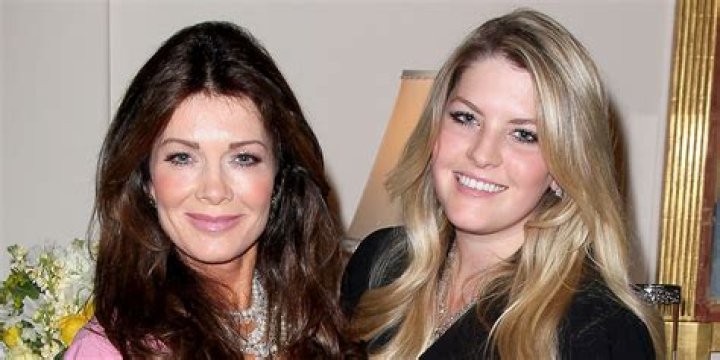 Lisa Vanderpump Bio, Wiki, Age, Height, Husband, Daughter, Accident, RHOBH, House, and Net Worth.
