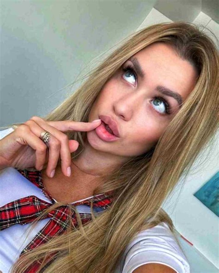 Lola Clark Height, Weight, Net Worth, Age, Birthday, Wikipedia, Who, Nationality, Biography