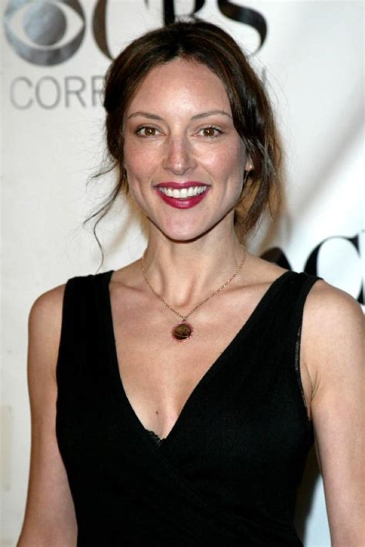Lola Glaudini Biography - Facts, Childhood, Family Life & Achievements