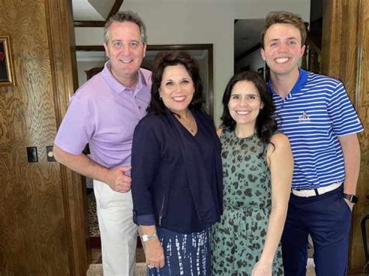 Lori Fullbright Bio, Wiki, Age, Husband, News On 6, Salary, and Net Worth