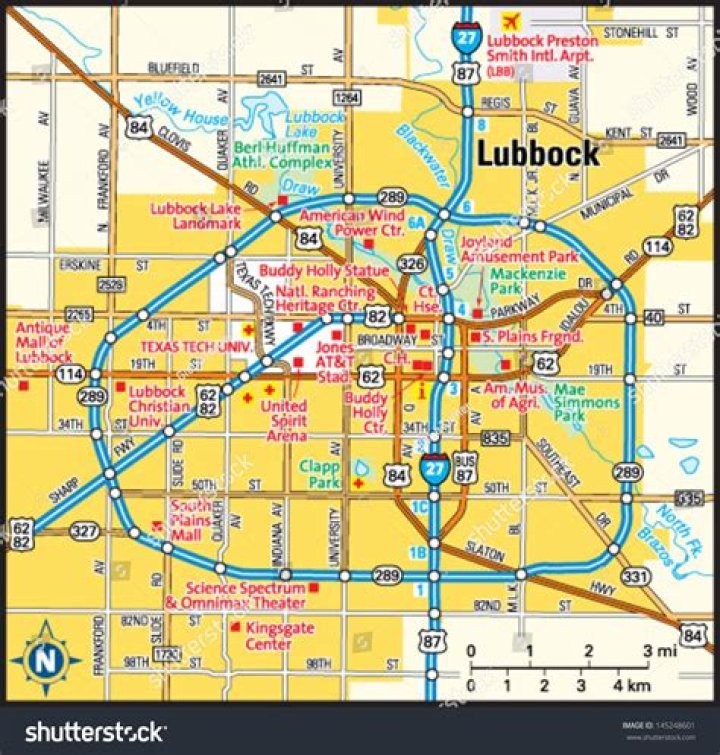 Famous People From Lubbock, Texas & Celebs Born In Lubbock