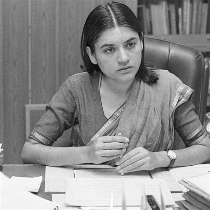 Maneka Gandhi Biography - Facts, Childhood, Family Life & Achievements