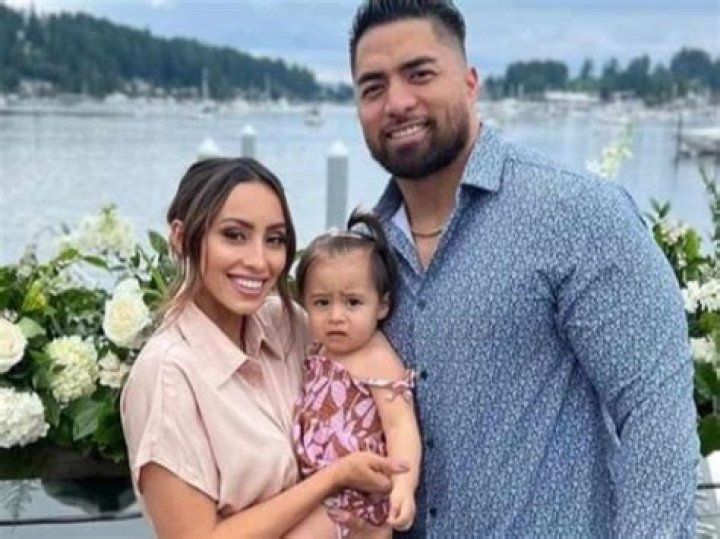 Manti Te’o Net Worth and Salary: Parents Ethnicity Girlfriend Wife & Net Worth