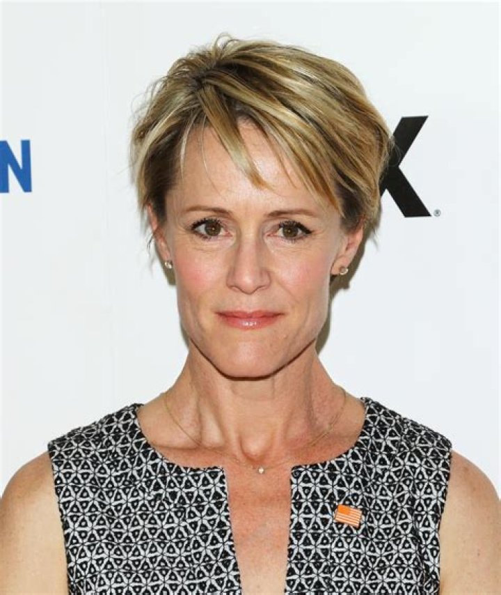 Mary Stuart Masterson Biography - Facts, Childhood, Family Life & Achievements