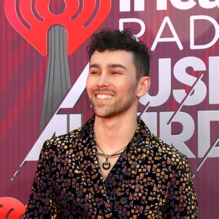 Max Schneider Biography – Facts, Childhood, Family Life of Singer-songwriter, Actor