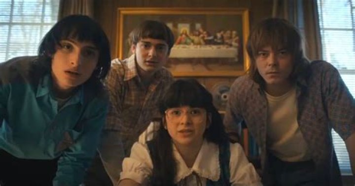 Meet Stranger Things Suzie Bingham Family And Parents