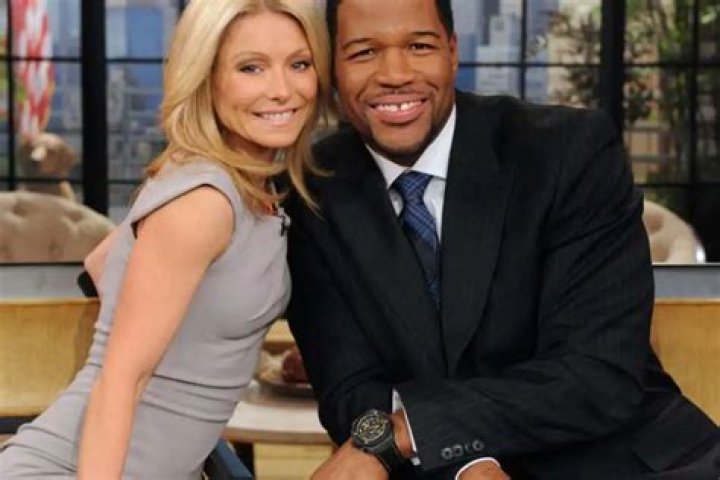 Michael Strahan Tells All About Kelly Ripa And Makes Some Surprising Revelations