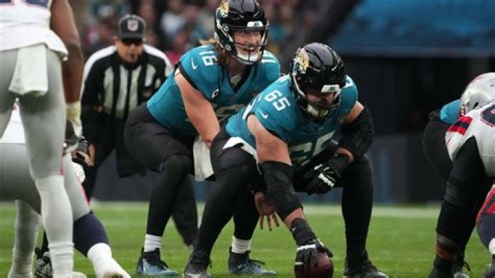 Mitch Morse: Career stats, height, weight, family, college, teams, salary, net worth