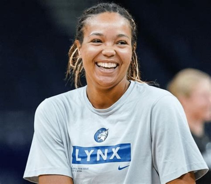 ​​Napheesa Collier in Two-Piece Workout Gear is "Simply Stunning"