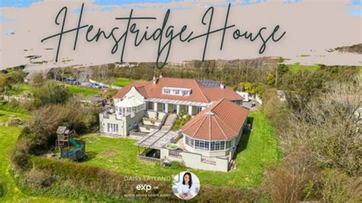 Natasha Henstridge house: Where does Natasha Henstridge live?