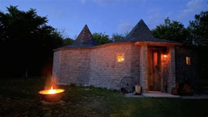 New Airbnb lets ‘Harry Potter’ superfans live like Hagrid