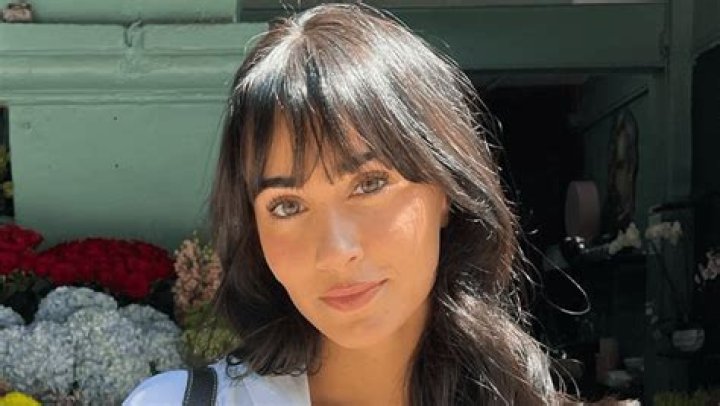 Aitana in Bathing Suit Says "I Love You" — Celebwell