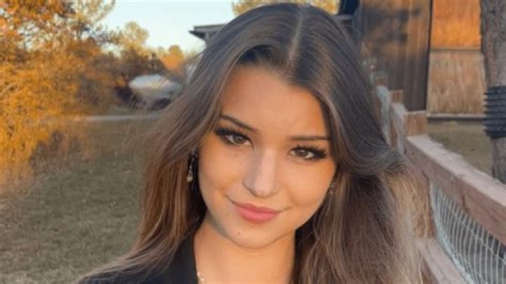 Brooke Monk in Bathing Suit Says "I Love You" — Celebwell