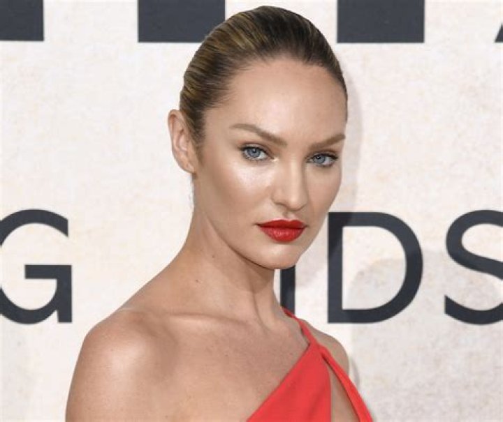 Candice Swanepoel in Bathing Suit Says "Bahia, Meu Grande Amor" — Celebwell