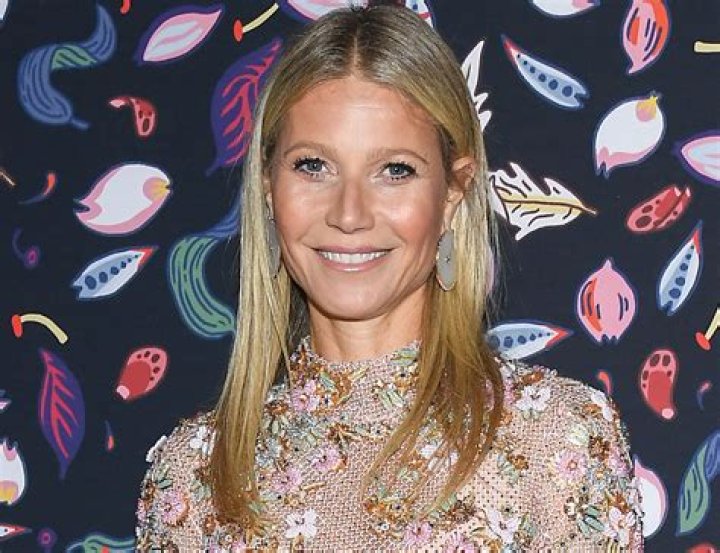 Gwyneth Paltrow in Bathing Suit is "Magical" — Celebwell