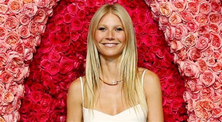 Gwyneth Paltrow Soaks Up 49th Birthday in Her Bathtub — Celebwell