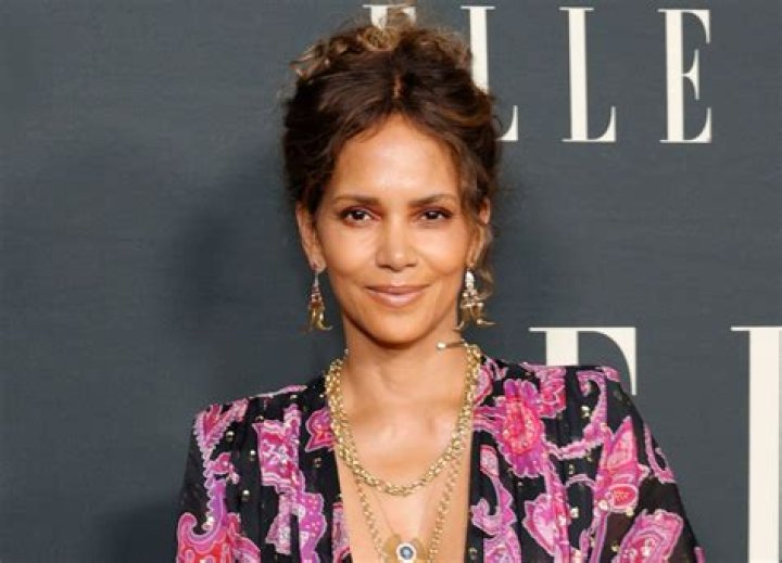 Halle Berry in Bathing Suit Says "All Mine, Not Sharing" — Celebwell