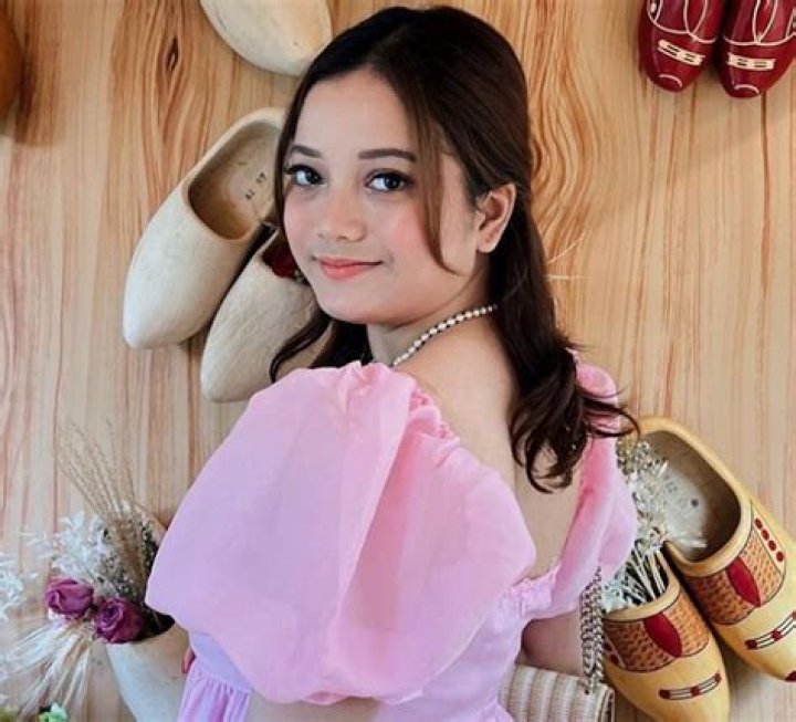 Kasih Iris Leona in Bathing Suit Has "Such a Cool Experience" — Celebwell