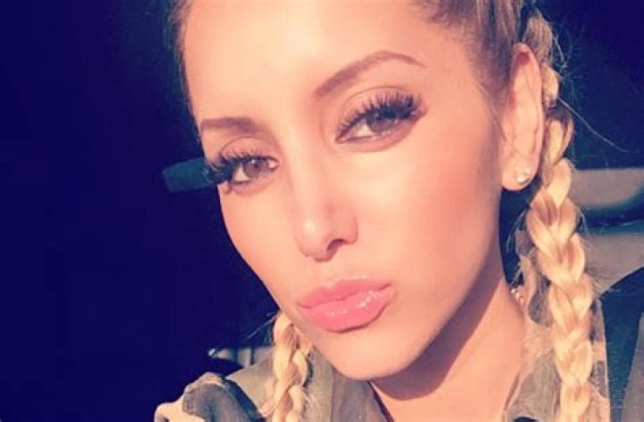 Maria Teresa Matus in Bathing Suit Says "Happy Sunday" — Celebwell