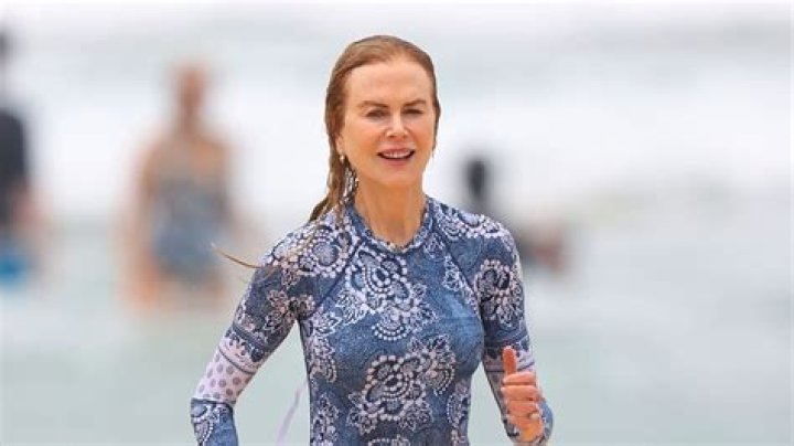 Nicole Kidman in Bathing Suit Says “Happy Valentine’s Day” — Celebwell