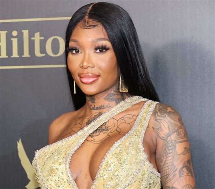 Summer Walker in Bathing Suit is With "My Girl" Ciara — Celebwell