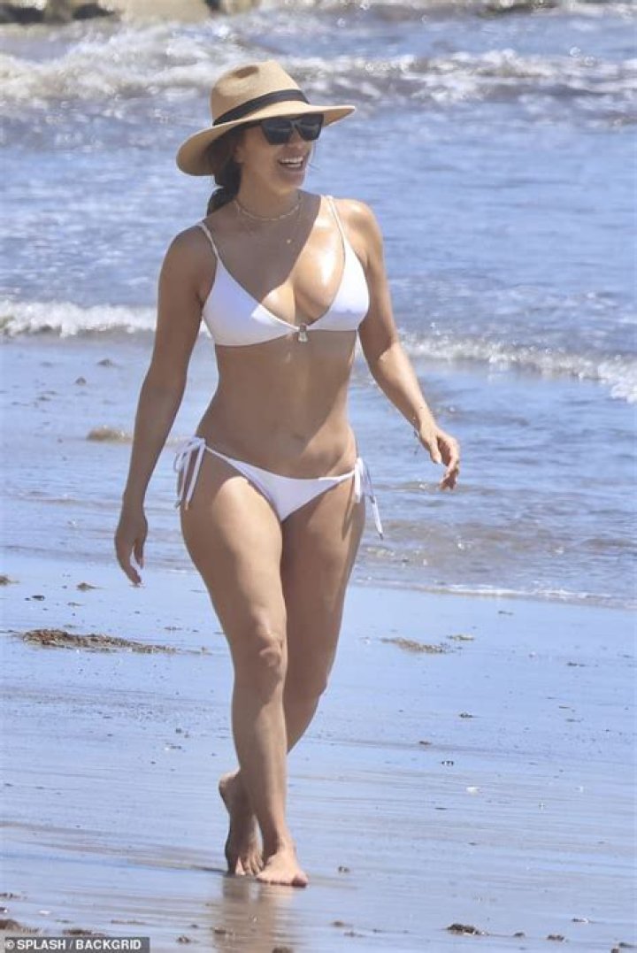 Tallulah Willis in Swimsuit Has "Hoot 'n a Half" in Mexico — Celebwell