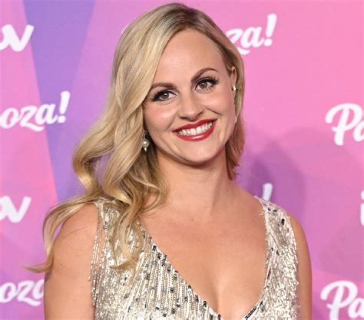 Tina O'Brien in Bathing Suit is "Following the Sun"  — Celebwell