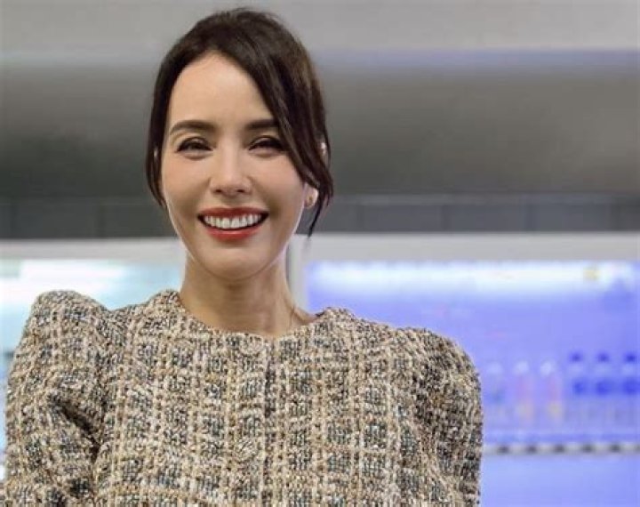 Zoe Tay in Bathing Suit Says "Keep a Young Heart" — Celebwell