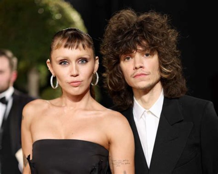 Noah Cyrus Leaves Little To Fans’ Imagination With New Pictures — Is She Doing A Remix Of Miley’s Past Behavior?