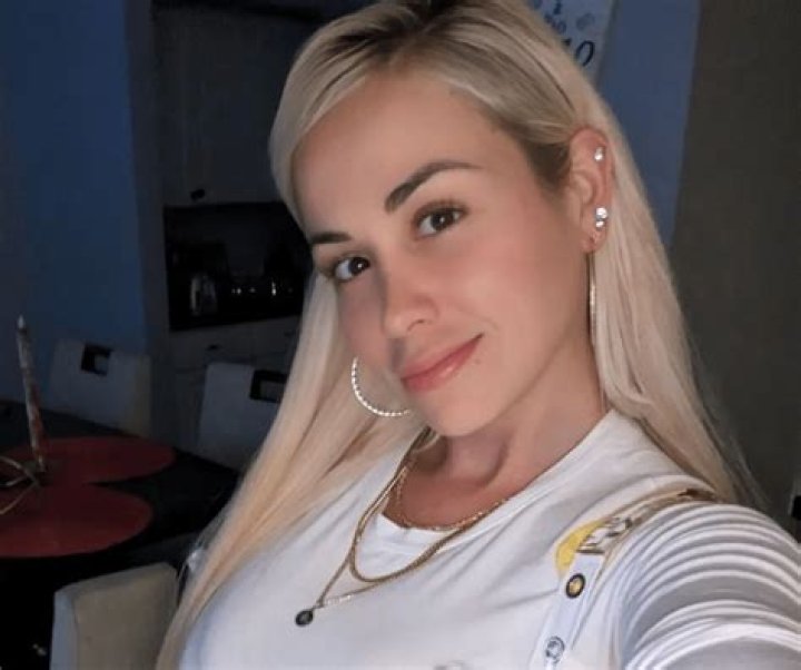 Paola Mayfield in Two-Piece Workout Gear Shares Fat-Burning Routine