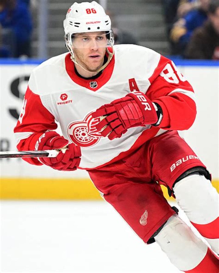 Patrick Kane Biography - Facts, Childhood, Family Life & Achievements