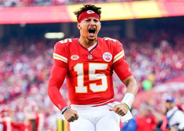 Patrick Mahomes Wife, Parents, Net Worth, Brother, Dad & More