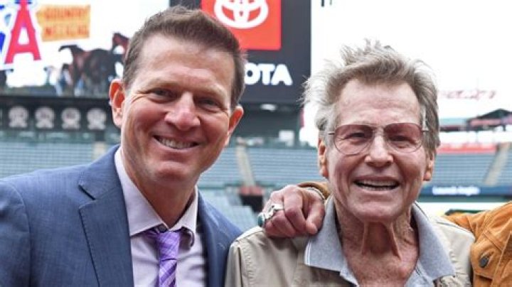 Patrick O’Neal (sportscaster) family, wife, children, parents, siblings