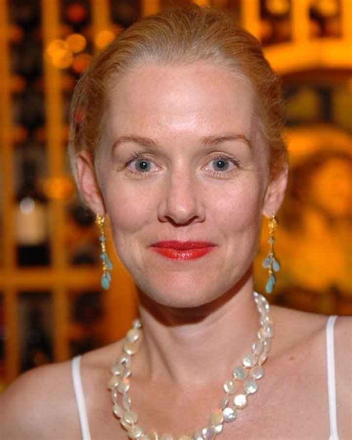 Penelope Ann Miller Biography - Facts, Childhood, Family Life & Achievements