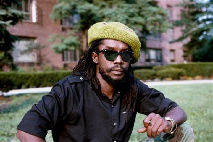Peter Tosh Biography - Childhood, Life Achievements & Timeline