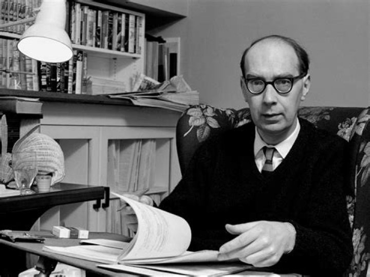 Philip Larkin Biography - Facts, Childhood, Family Life & Achievements of English Poet