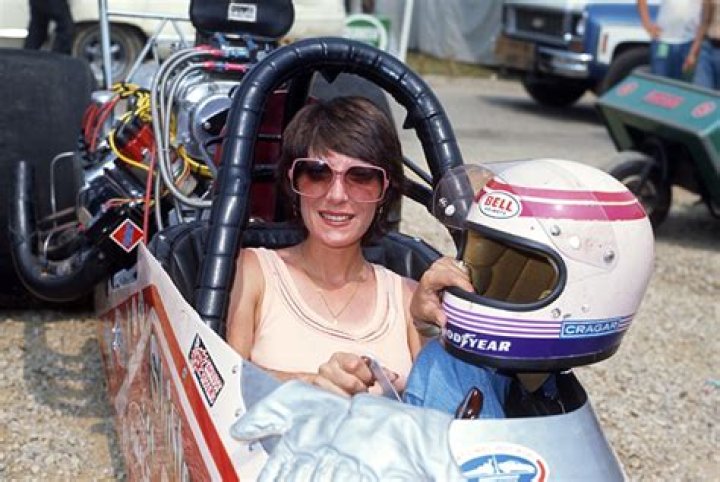 Pioneering NHRA female Funny Car racer Paula Murphy, Miss STP Passes Away