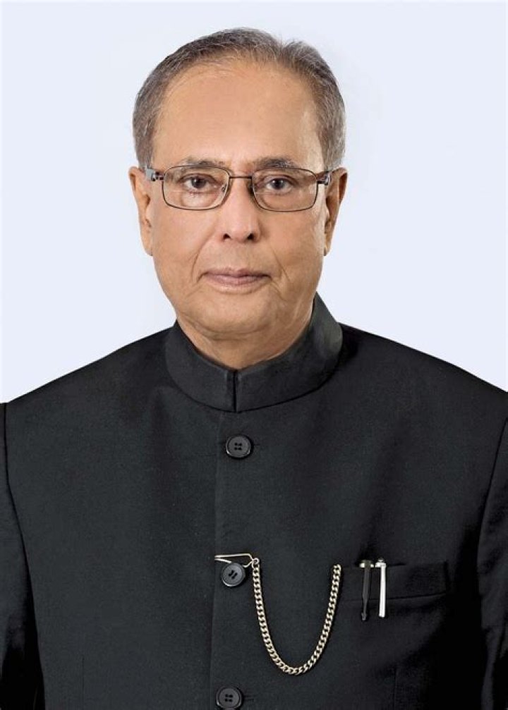 Pranab Mukherjee Biography - Facts, Childhood, Family Life & Achievements