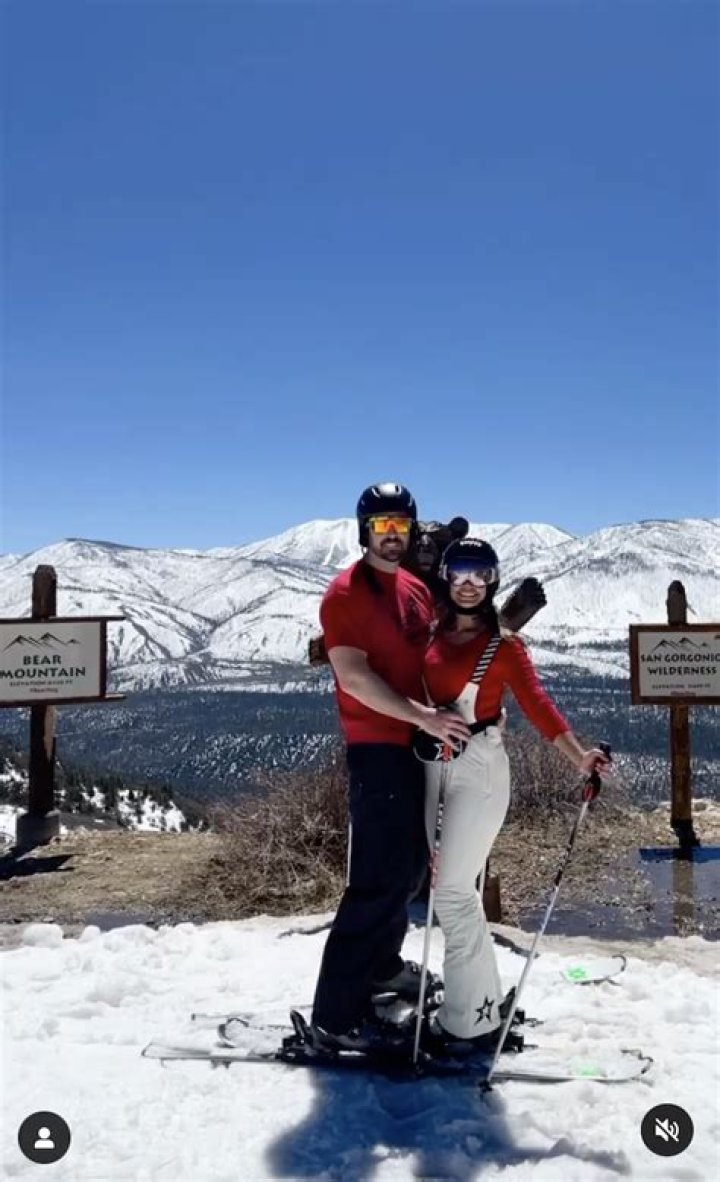 Price is Right's Manuela Arbeláez Shars Swimsuit Video "For Ya"