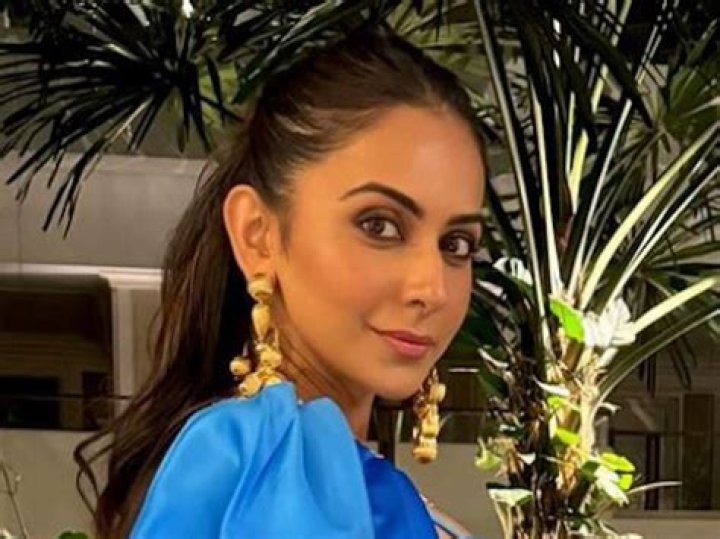 Rakul Preet Singh in Two-Piece Workout Gear Crushes a Leg Workout