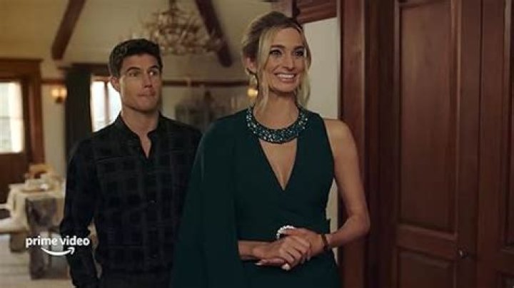 Revenge’s Robbie Amell Cast In Pretty Little Liars