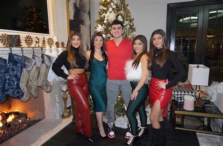 RHONJ – Teresa Giudice Celebrated Christmas With Family & Friends, Including Ex Anthony Delorenzo, After Split From Husband Joe