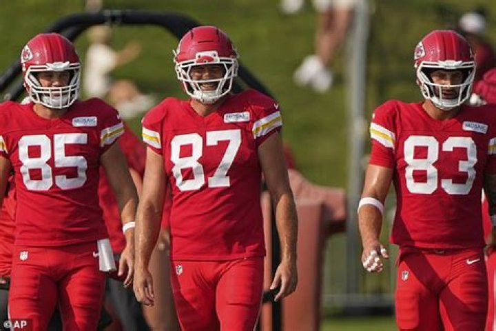 Robert Tonyan contract, salary and net worth explored