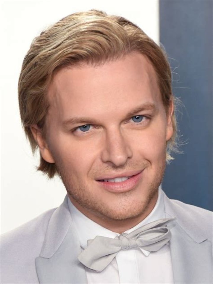 Ronan Farrow Biography - Facts, Childhood, Family Life & Achievements